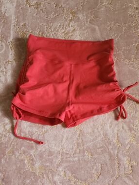 MUSCLE NATION | Womens Shorts